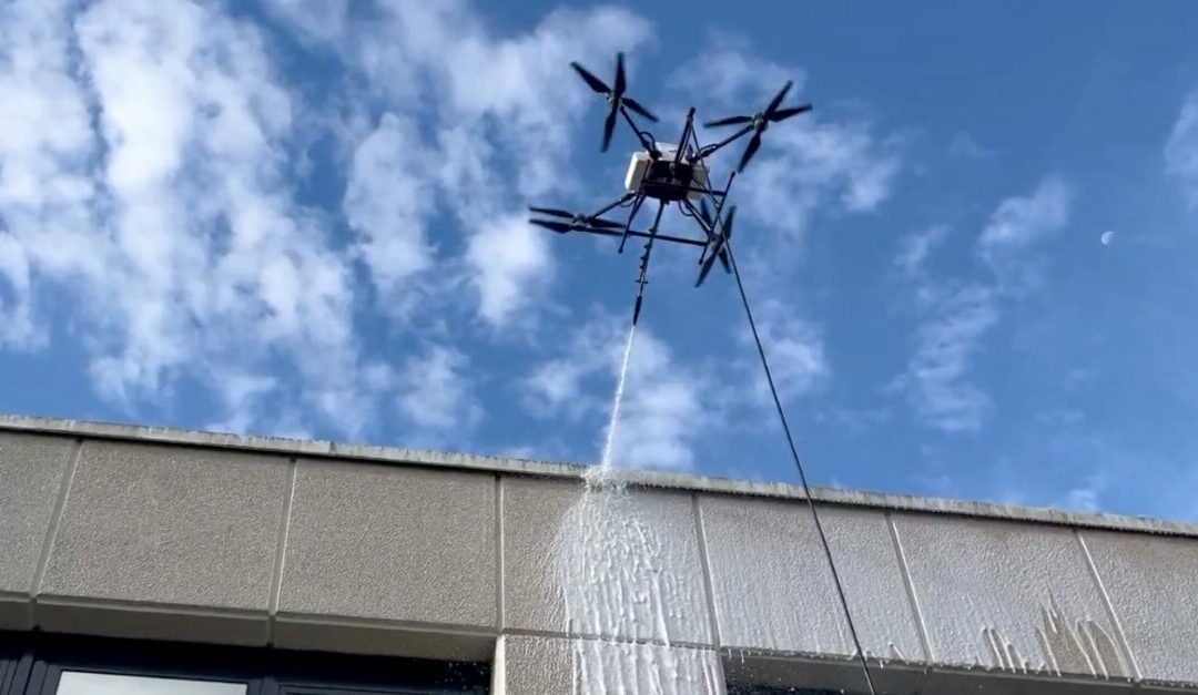 Nettoyage de toiture par drone : technologie, bénéfices et conditions d&rsquo;usage